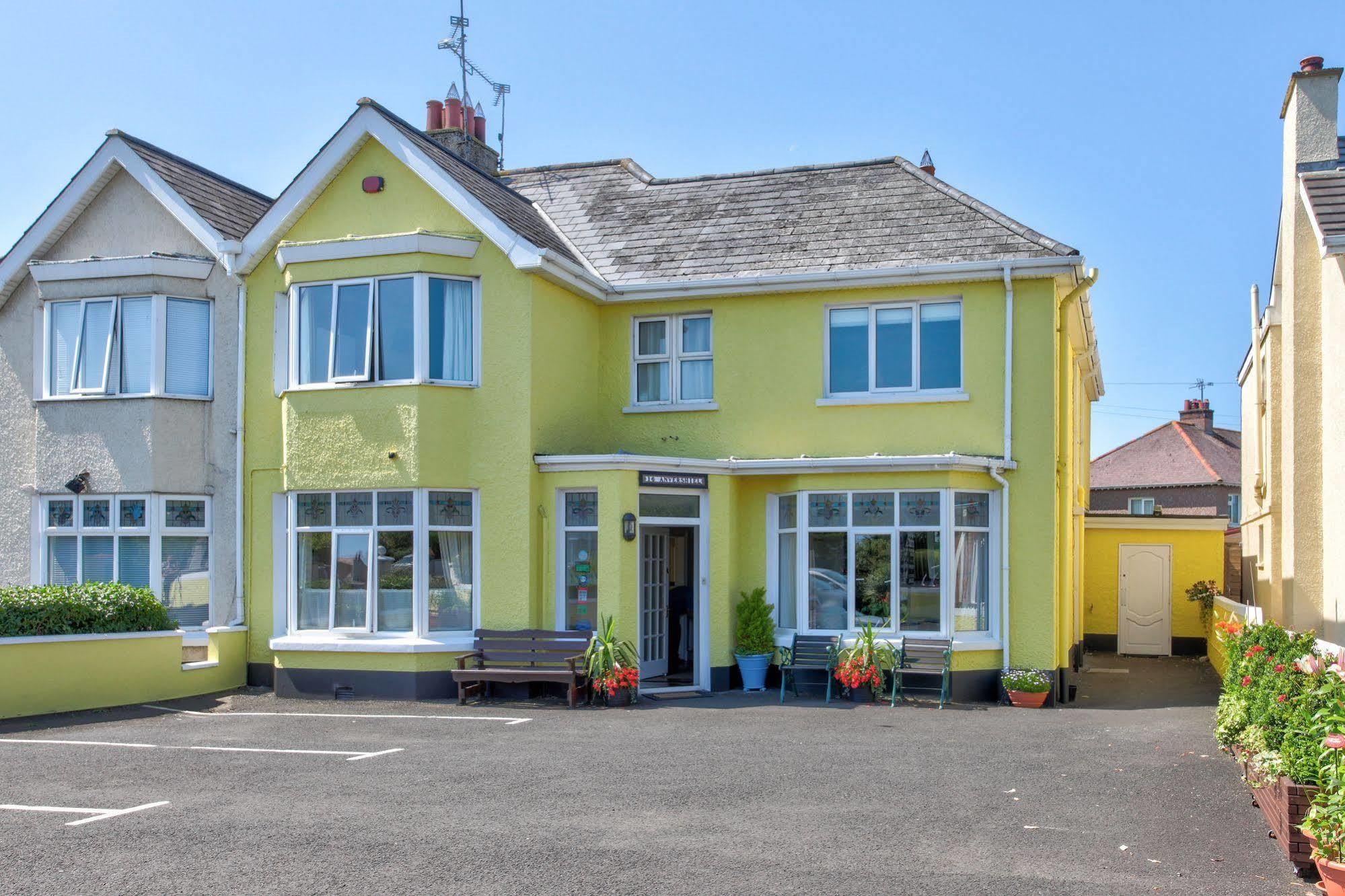 Anvershiel House Portrush Extérieur photo