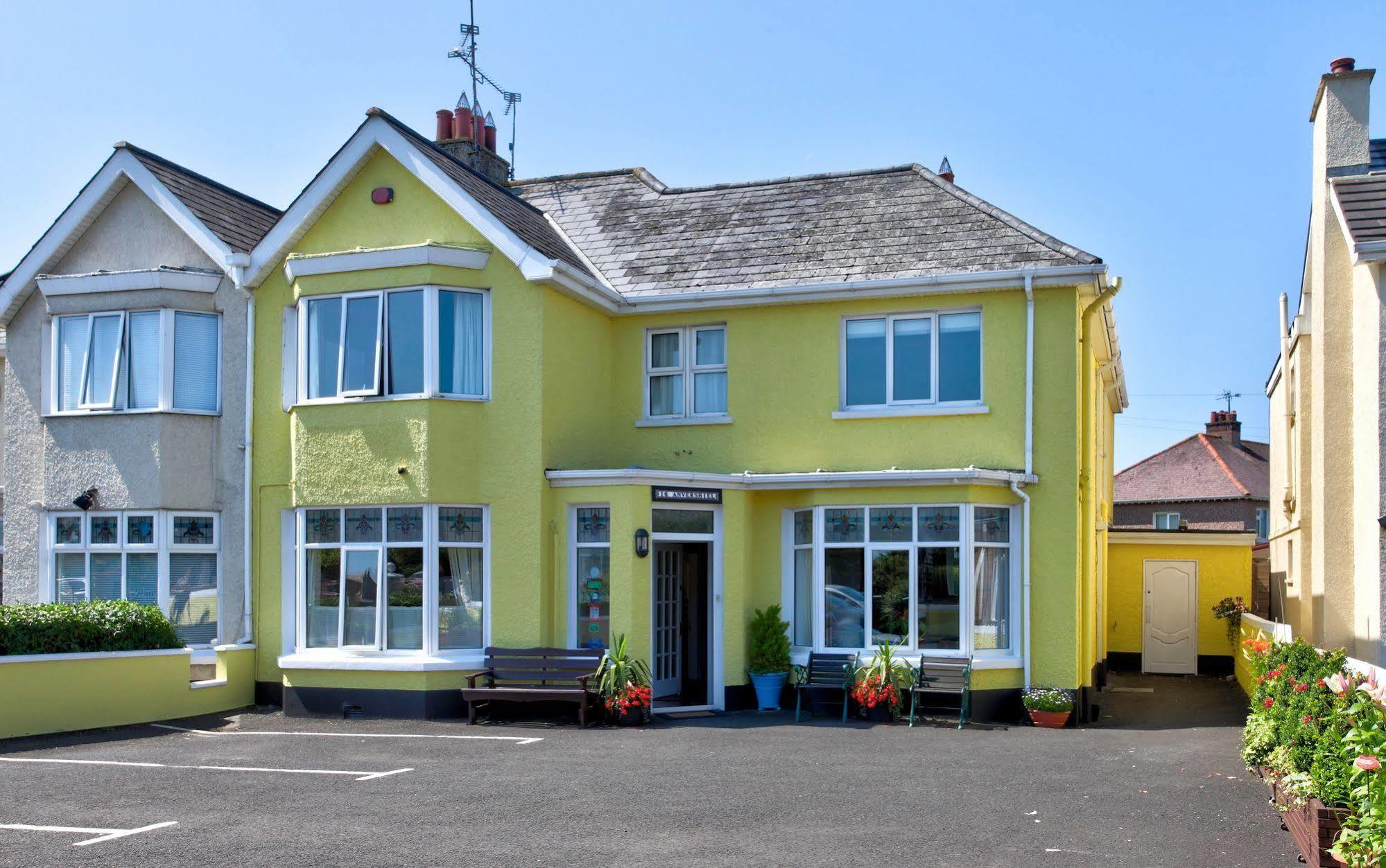 Anvershiel House Portrush Extérieur photo