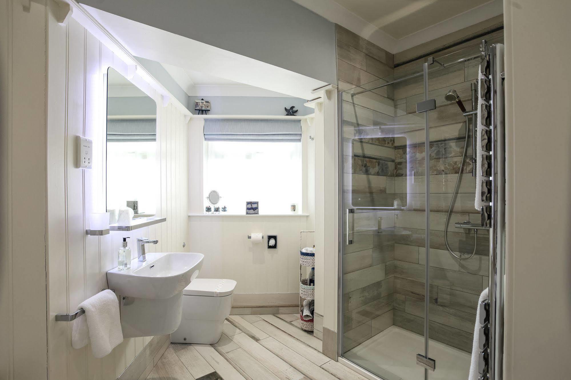 Anvershiel House Portrush Extérieur photo